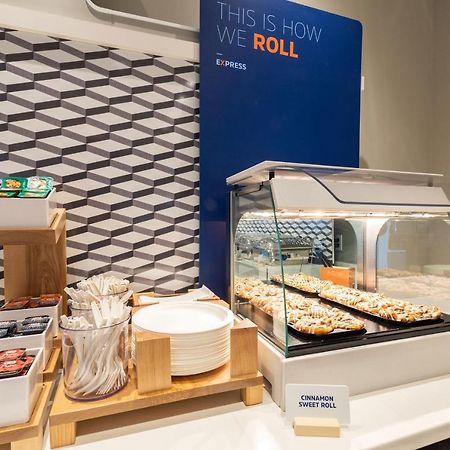 Holiday Inn Express & Suites Vermillion, An Ihg Hotel Екстер'єр фото