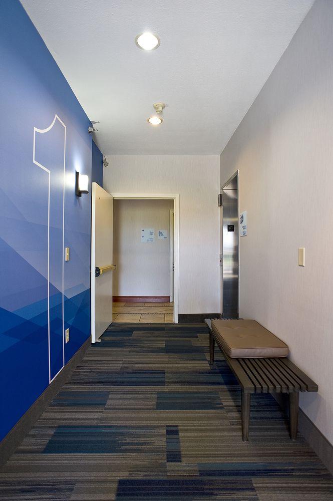 Holiday Inn Express & Suites Vermillion, An Ihg Hotel Екстер'єр фото