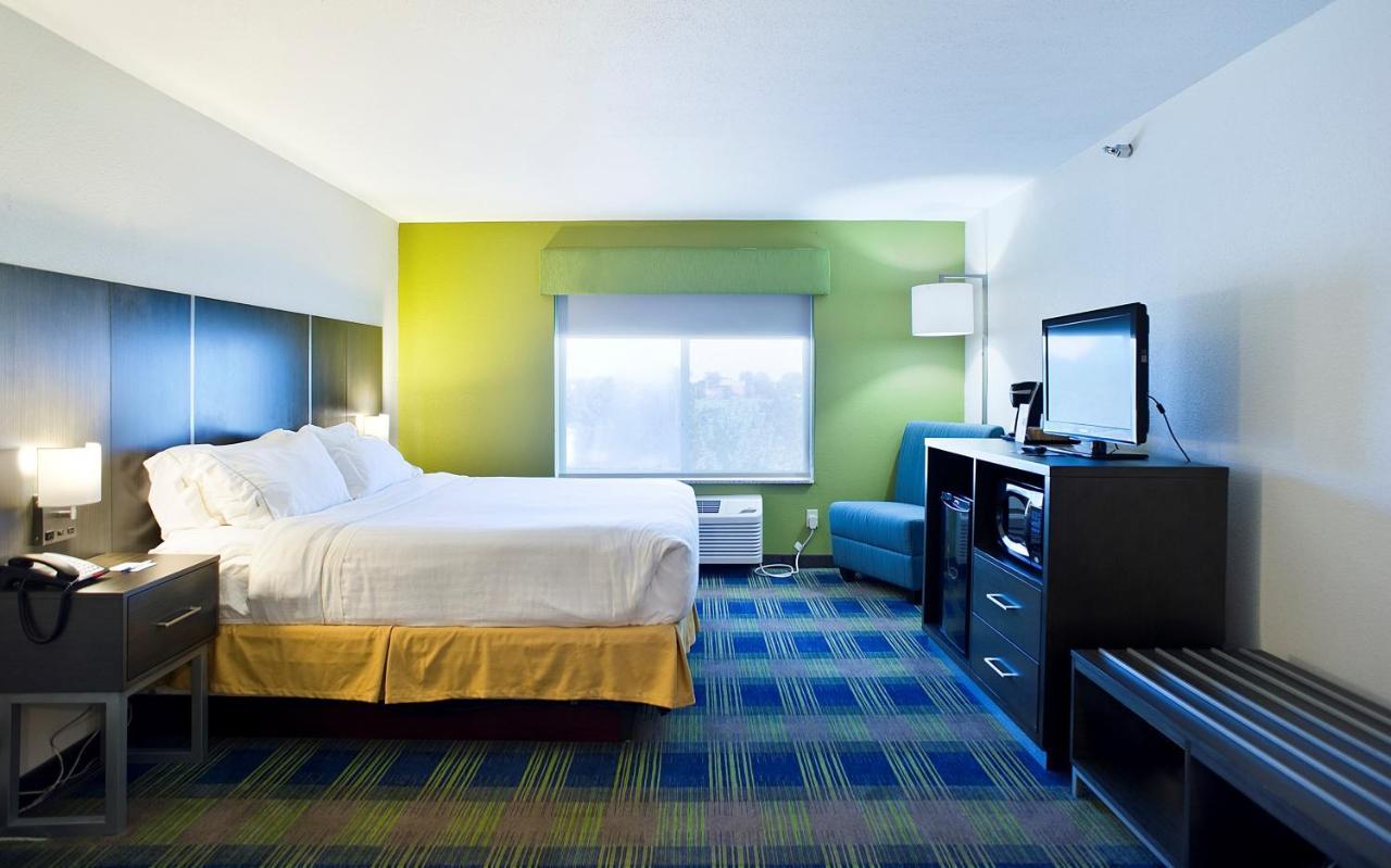 Holiday Inn Express & Suites Vermillion, An Ihg Hotel Екстер'єр фото