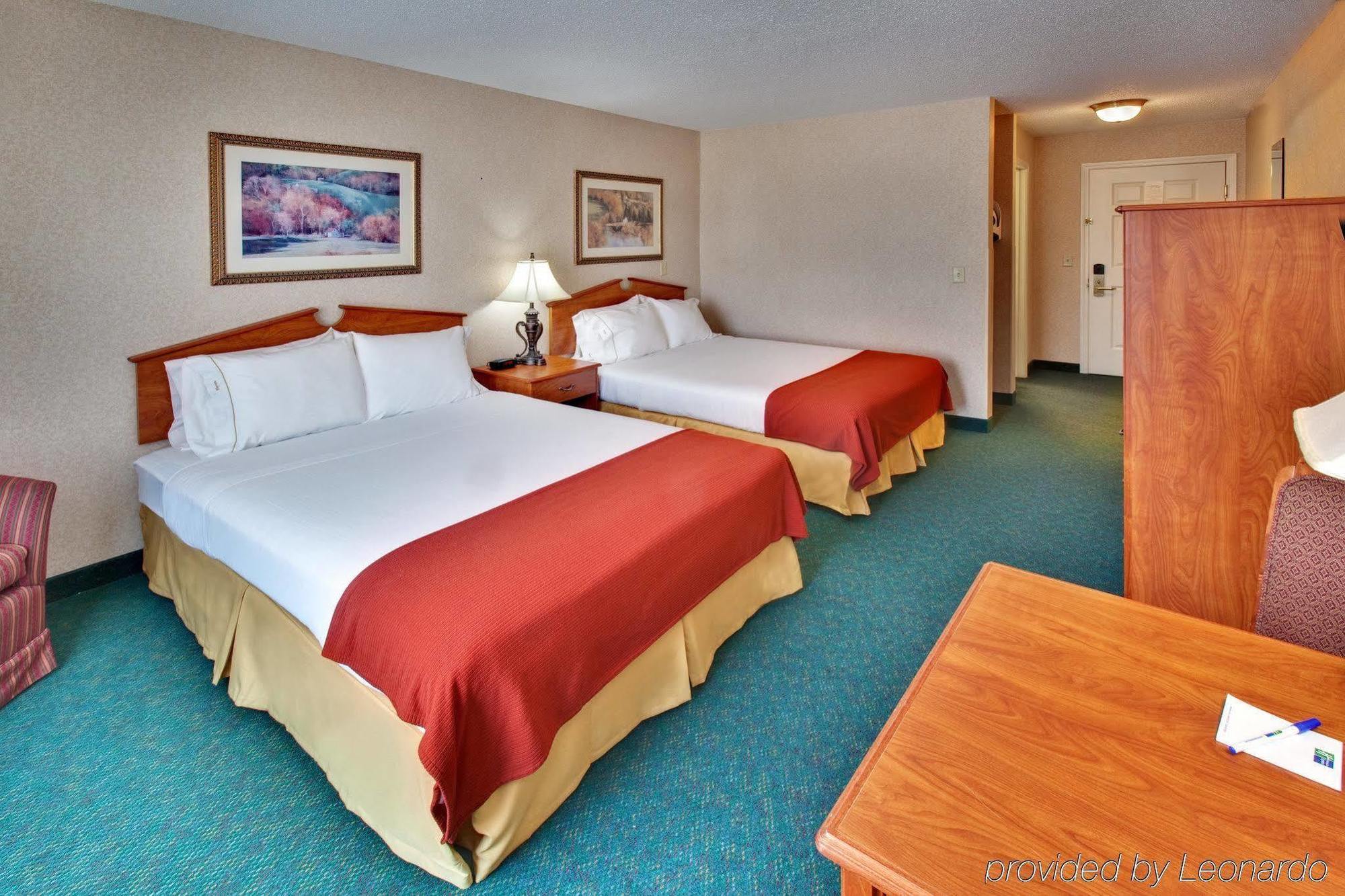 Holiday Inn Express & Suites Vermillion, An Ihg Hotel Екстер'єр фото