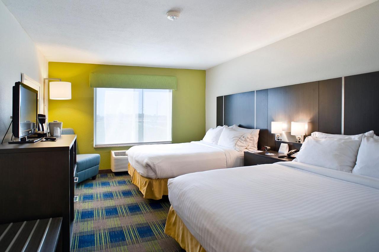 Holiday Inn Express & Suites Vermillion, An Ihg Hotel Екстер'єр фото